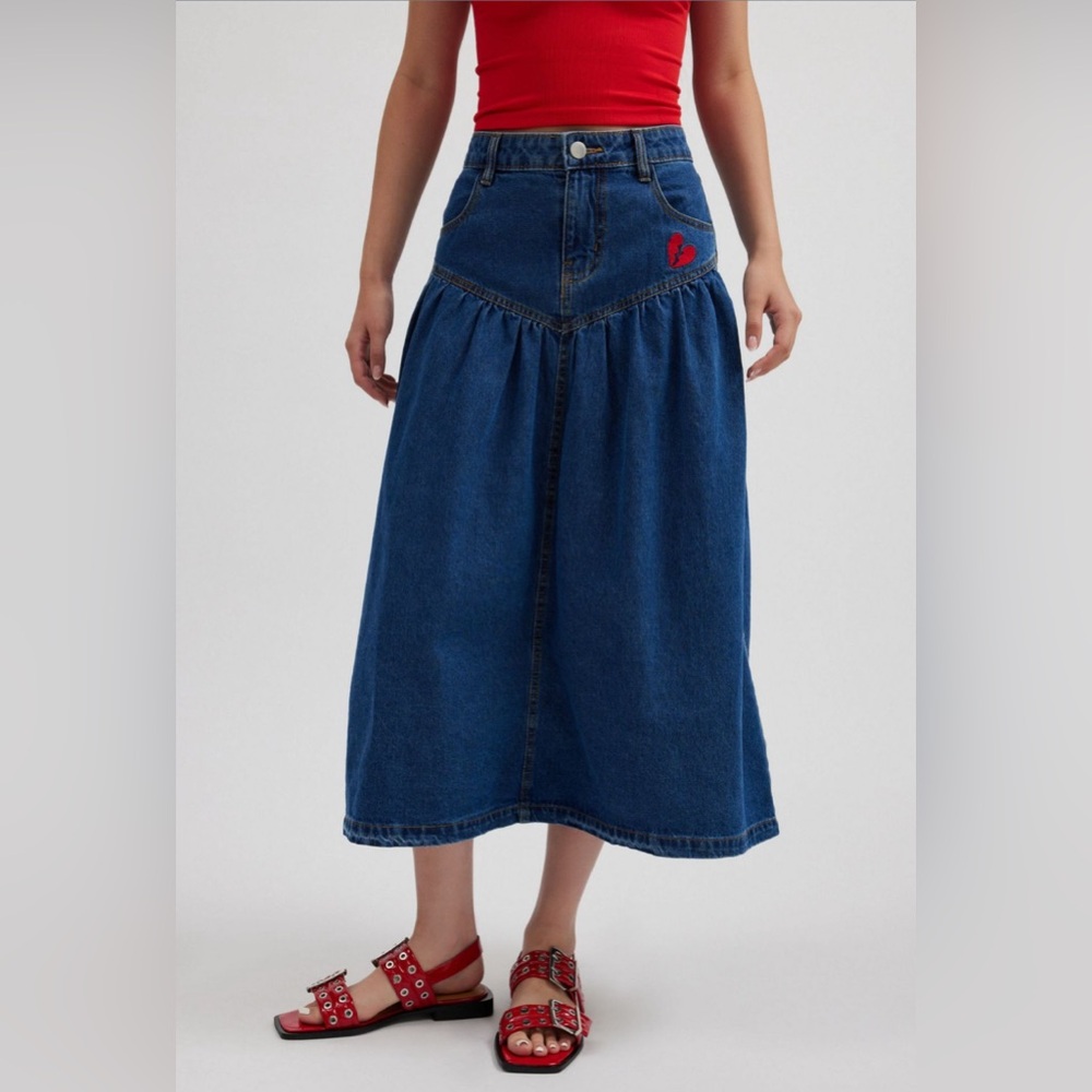 Kimchi Blue Clara Drop Waist Denim Midi Skirt with Heart Embroidery, Size XS